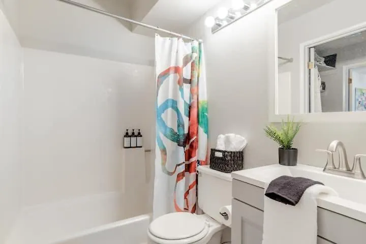Vibrant 1Br Condo Wpatio, Pool, & Parking Scottsdale ABD