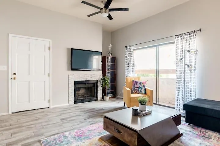 Vibrant 1Br Condo Wpatio, Pool, & Parking Scottsdale 0*,