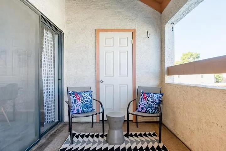 Vibrant 1Br Condo Wpatio, Pool, & Parking Scottsdale 0*,  ABD