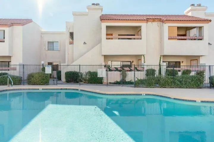 Tatil Evi Vibrant 1Br Condo Wpatio, Pool, & Parking Scottsdale ABD