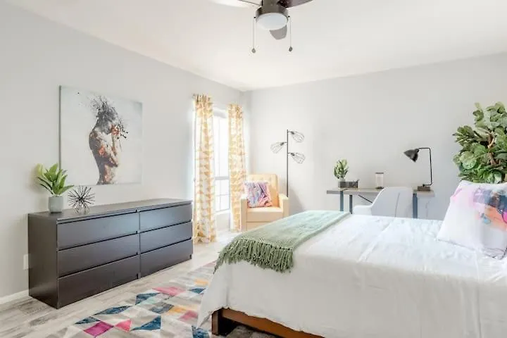 Feriehus Vibrant 1Br Condo Wpatio, Pool, & Parking Scottsdale